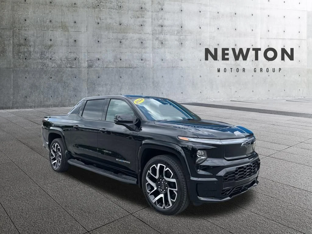 2024 Chevrolet Silverado EV RST's photo