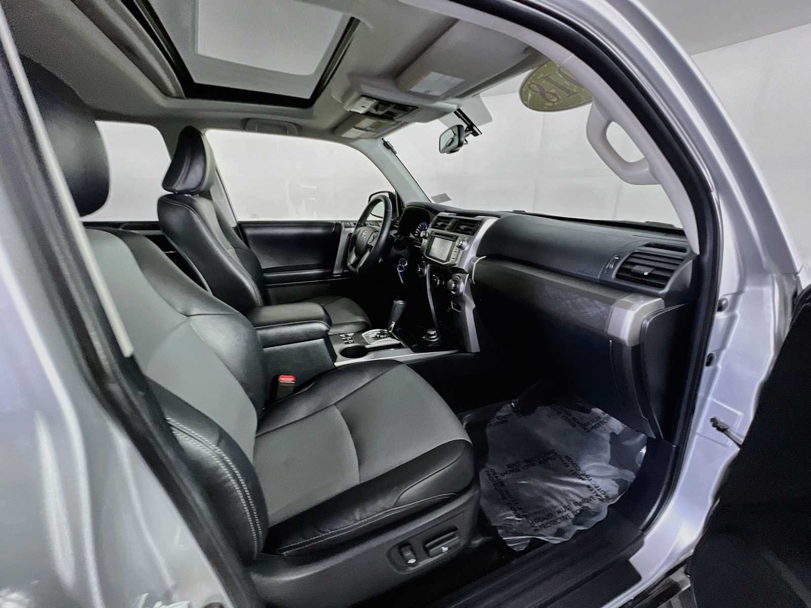 Used 2018 Classic Silver Metallic Toyota SR5 Premium image 29