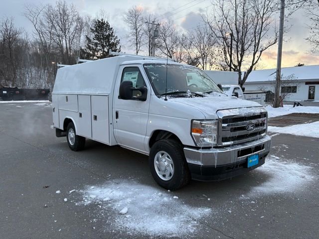 2026 Ford E-Series SRW E-350 Super Duty 138 in WB's photo