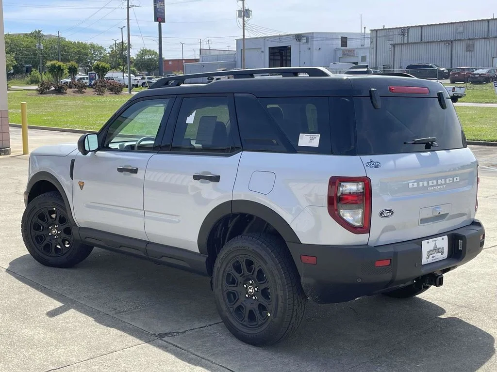 New 2026 Space White Metallic Ford Badlands image 5