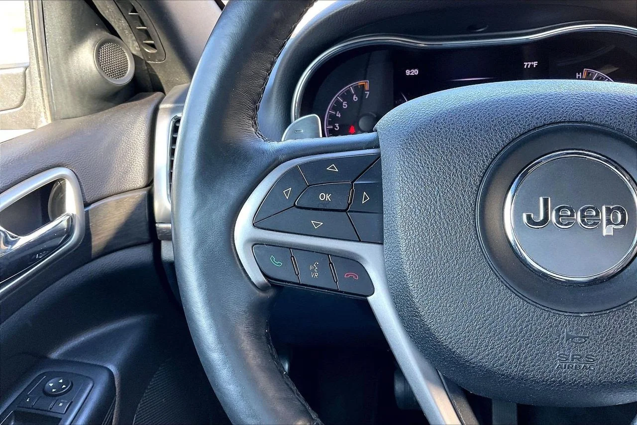 Used 2017 White Jeep Altitude image 28