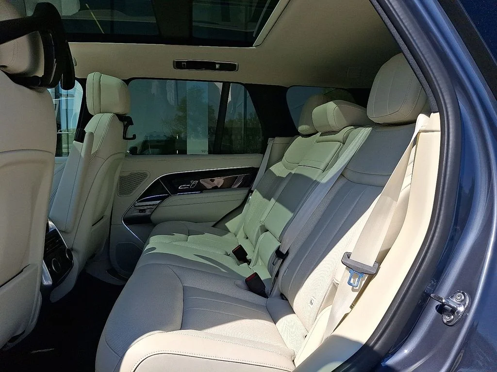 New 2026 Varesine Blue Land Rover SE image 6