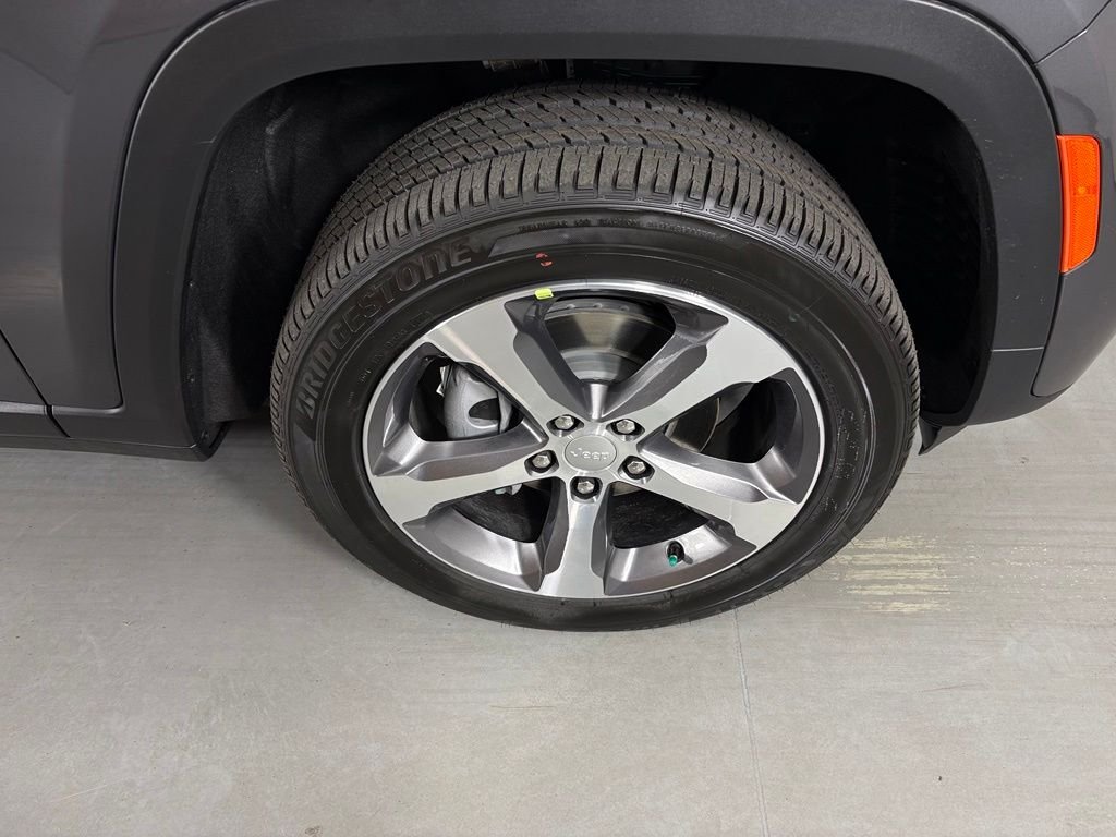 New 2026 Baltic Gray Metallic Clearcoat Jeep Limited image 10