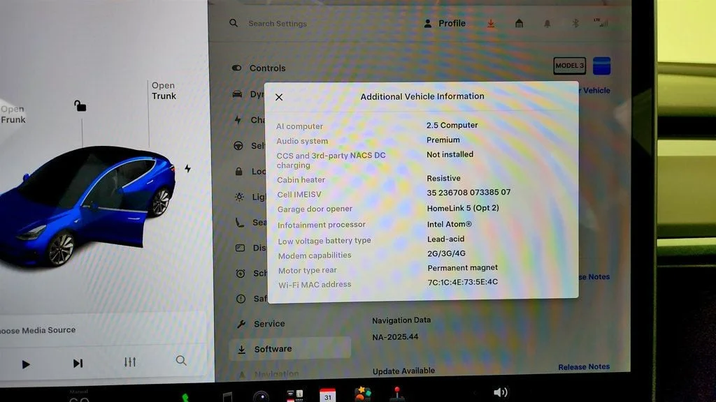 Used 2018 Deep Blue Metallic Tesla Long Range Battery RWD w/ 19