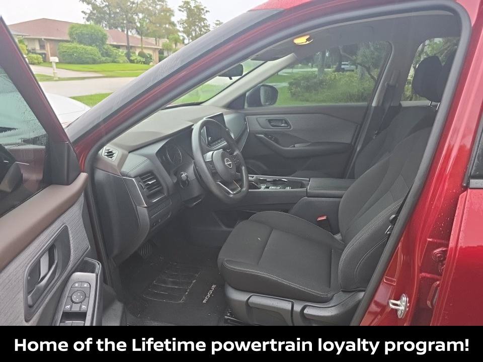 Certified Used 2023 Red Nissan S image 4