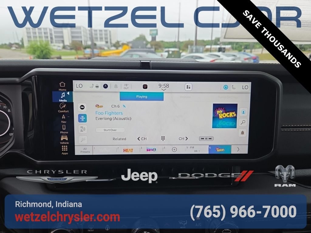 New 2025 Granite Crystal Metallic Clear-Coat Exterior Paint Jeep Sahara image 19