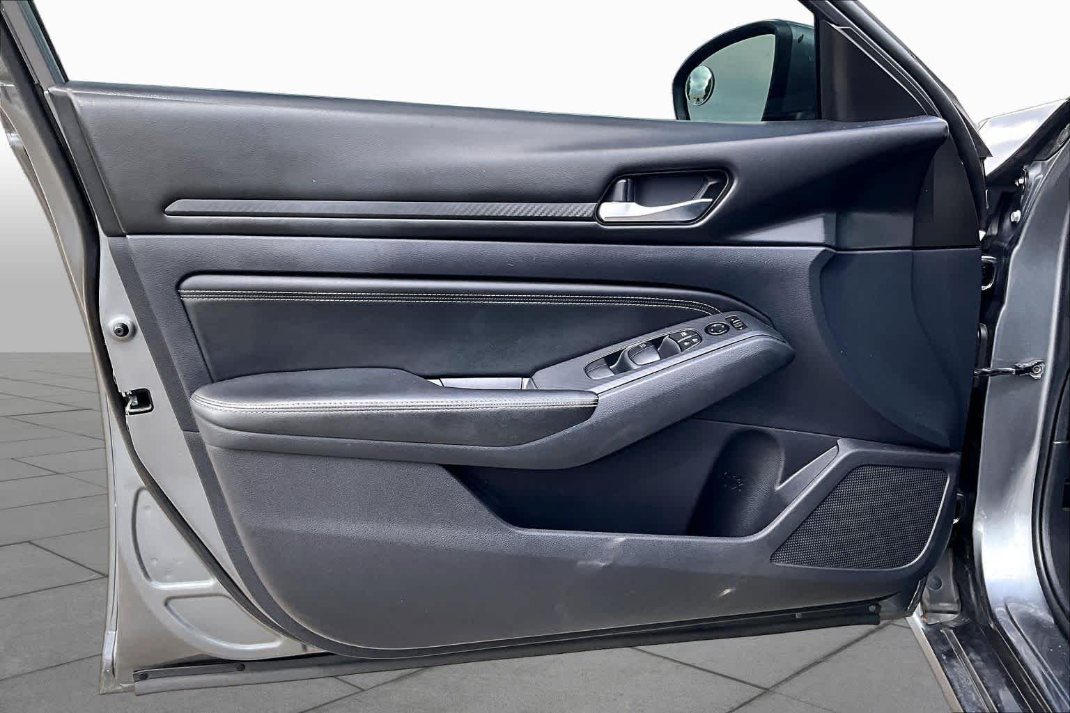 Used 2020 Gun Metallic Nissan 2.5 S image 19