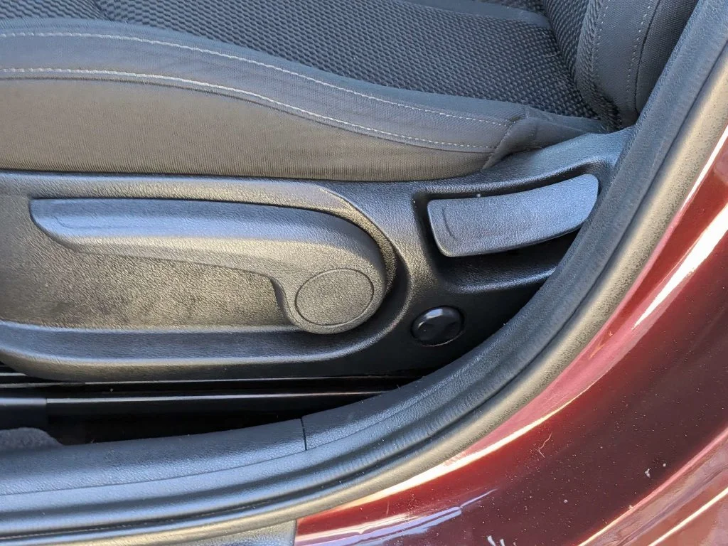 Used 2020 Purple Kia LX image 17