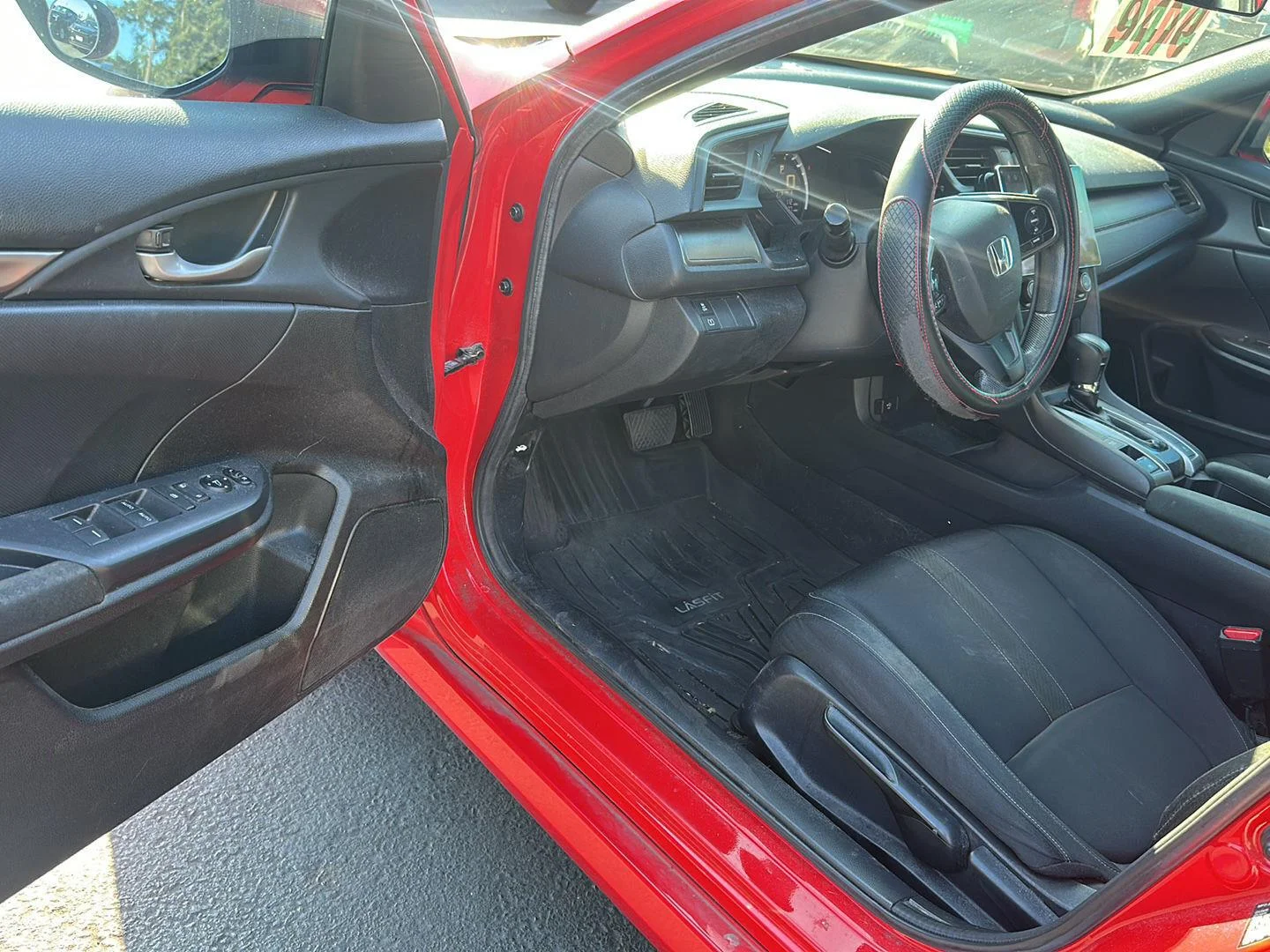 Used 2017 Rallye Red Honda LX image 7