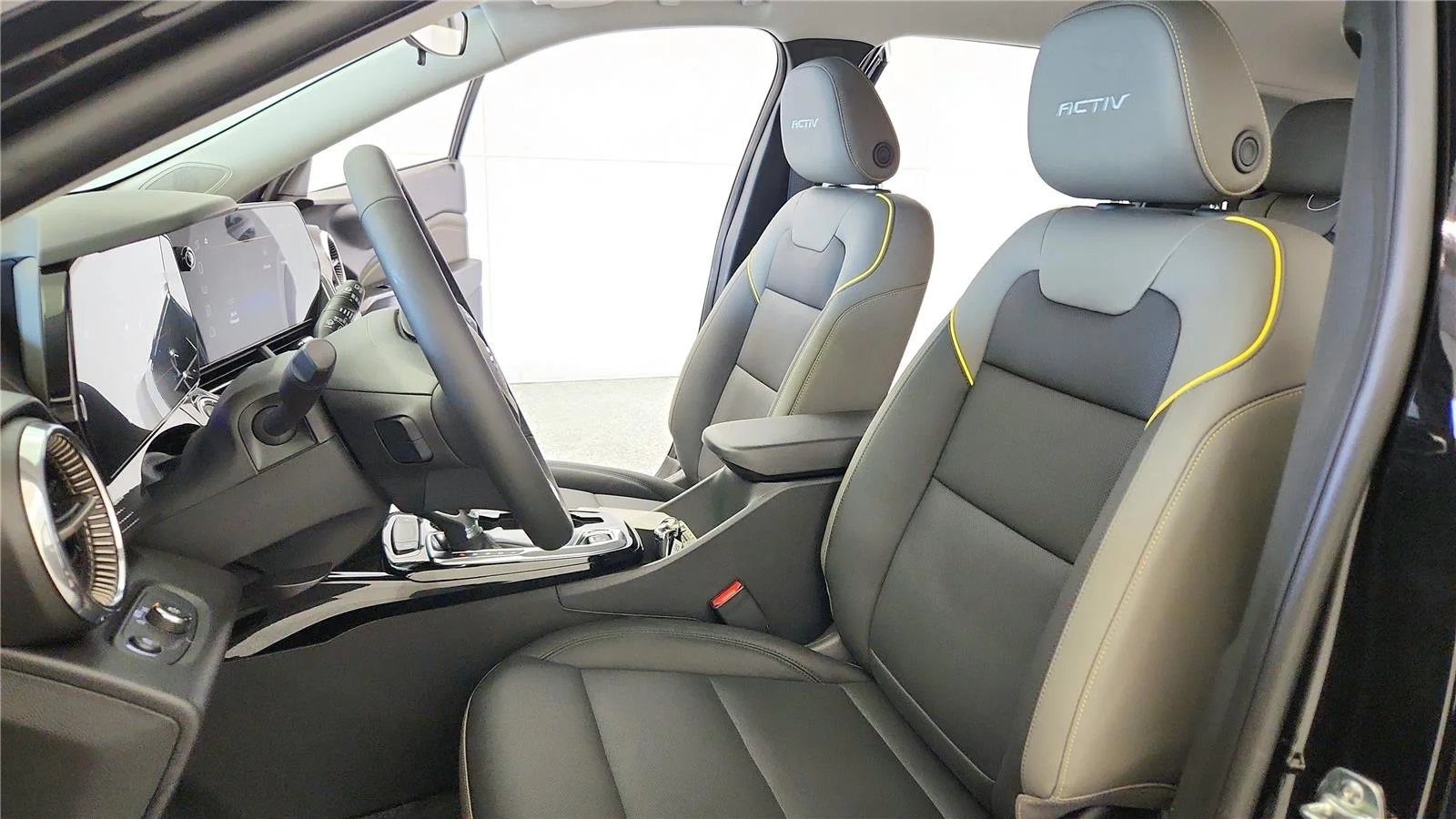 New 2026 Mosaic Black Metallic Chevrolet ACTIV image 19