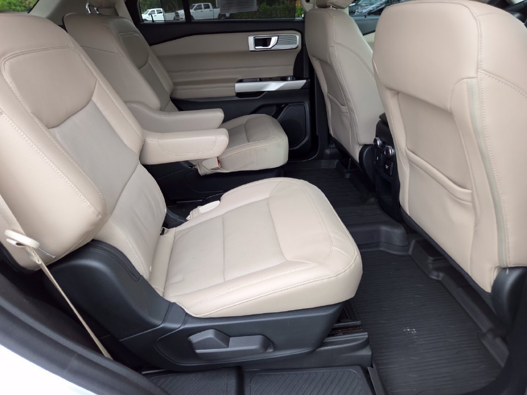 Used 2021 White Metallic Ford Limited image 18
