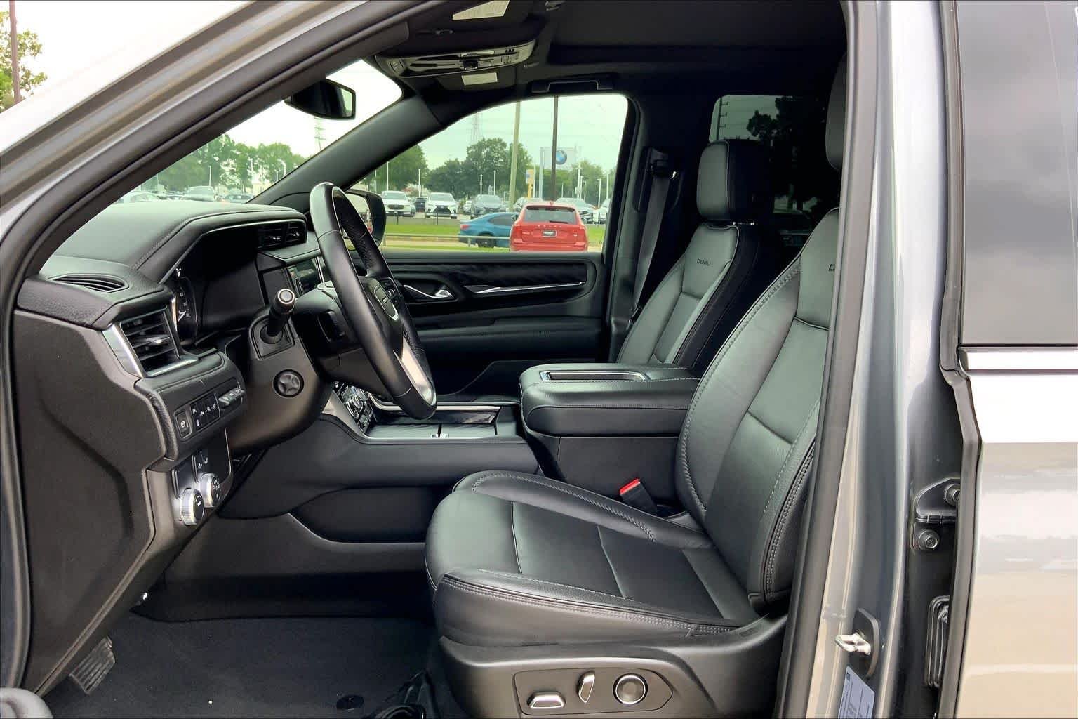 2021 GMC Yukon Denali - Photo 8