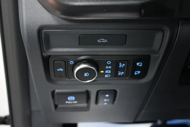 New 2026 Star White Metallic Tri-Coat Ford Lariat® image 41