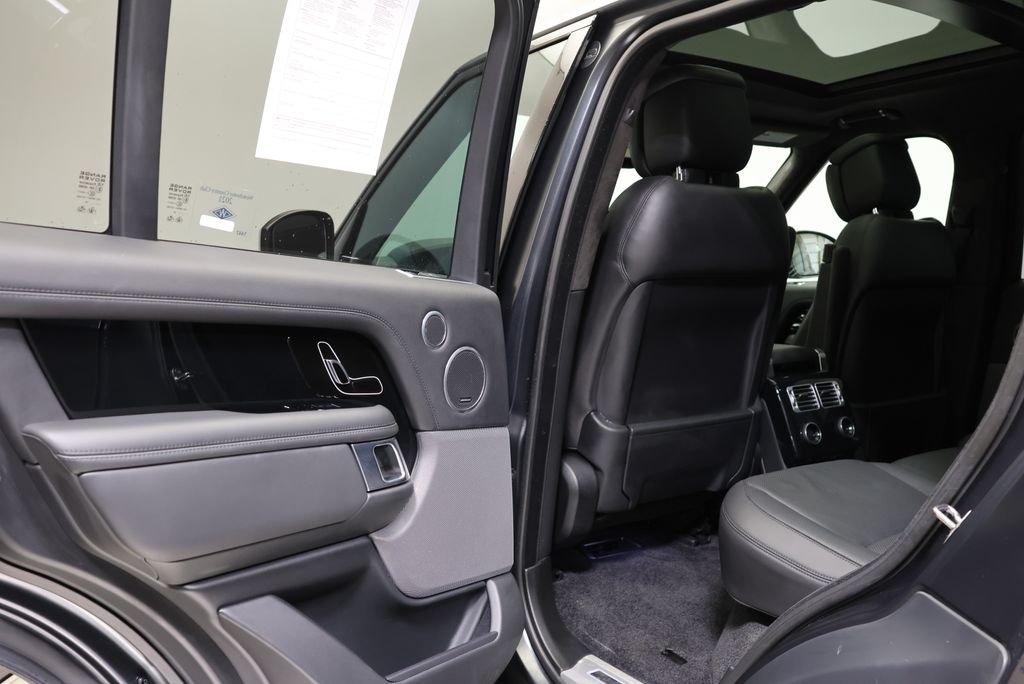 Used 2019  Land Rover 5.0L V8 Supercharged image 33