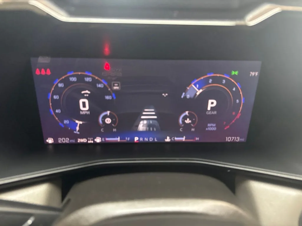 Used 2025 Summit White Chevrolet ZR2 image 23