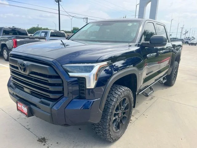 Used 2025  Toyota SR5 image 3