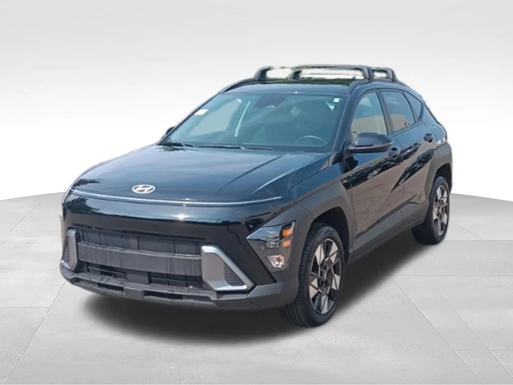 Used 2025 Abyss Black Pearl Hyundai SEL image 3