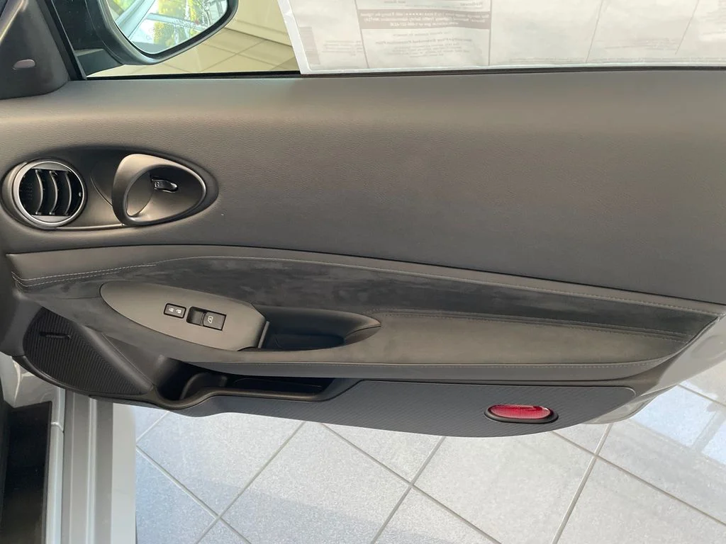 New 2026 Boulder Gray Pearl / Super Black Two-tone Nissan Performance image 27