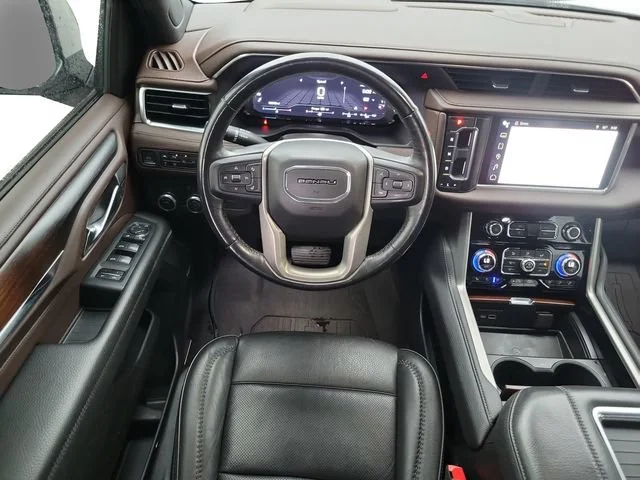 Used 2022 White Frost Tricoat GMC Denali image 31