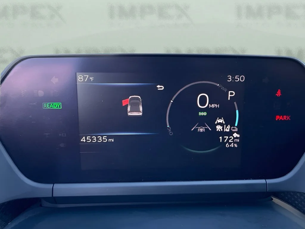 Used 2024 White Toyota XLE image 21