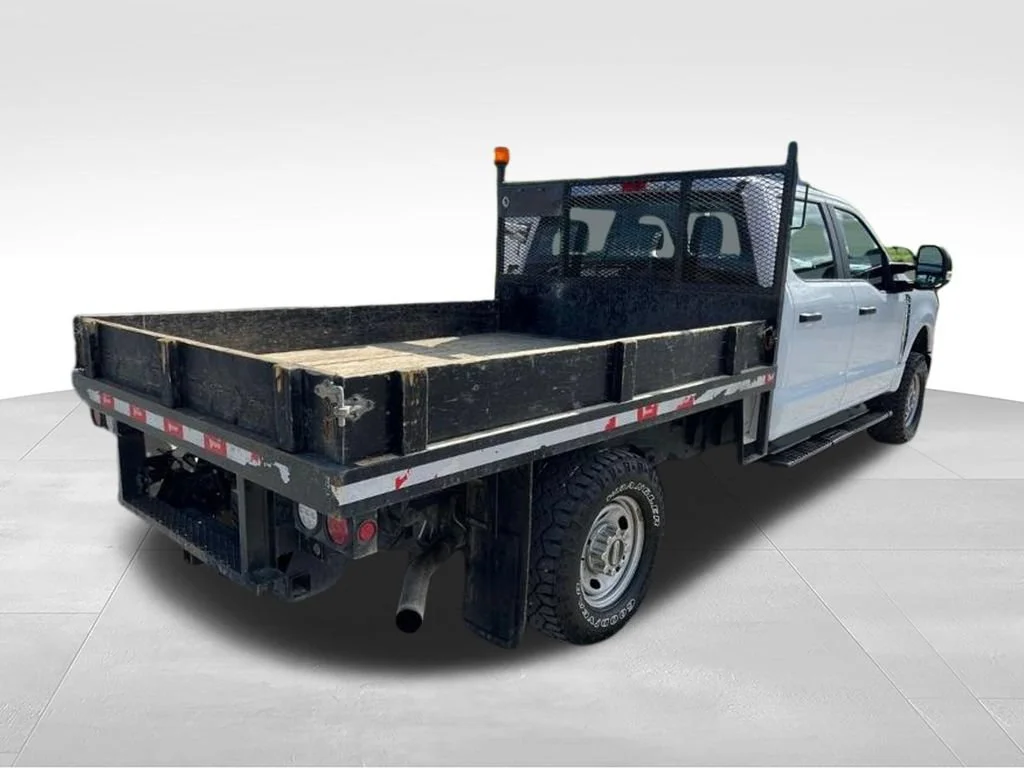 Used 2024 White Ford XL image 5