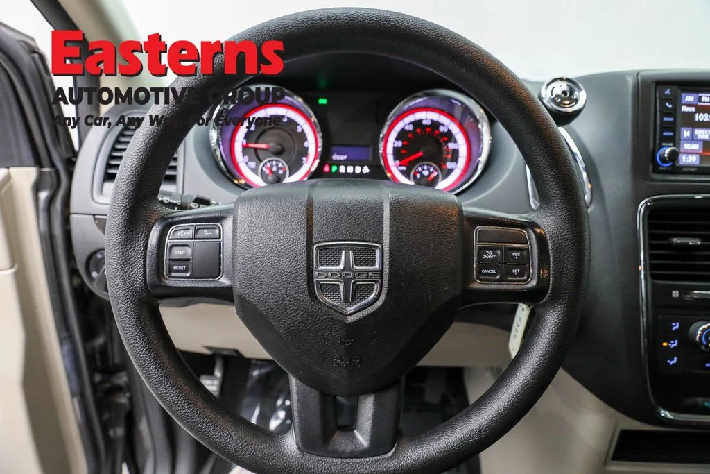 Used 2019 Gray Dodge SE image 10