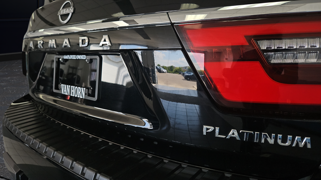 Used 2022 Super Black Nissan Platinum image 36