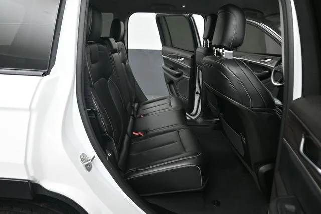 Used 2023 White Jeep Limited image 24