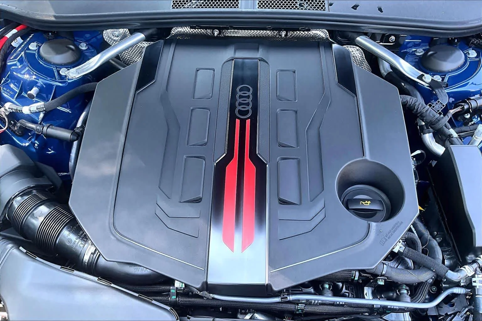 New 2026 Ascari Blue met Audi Premium Plus image 17
