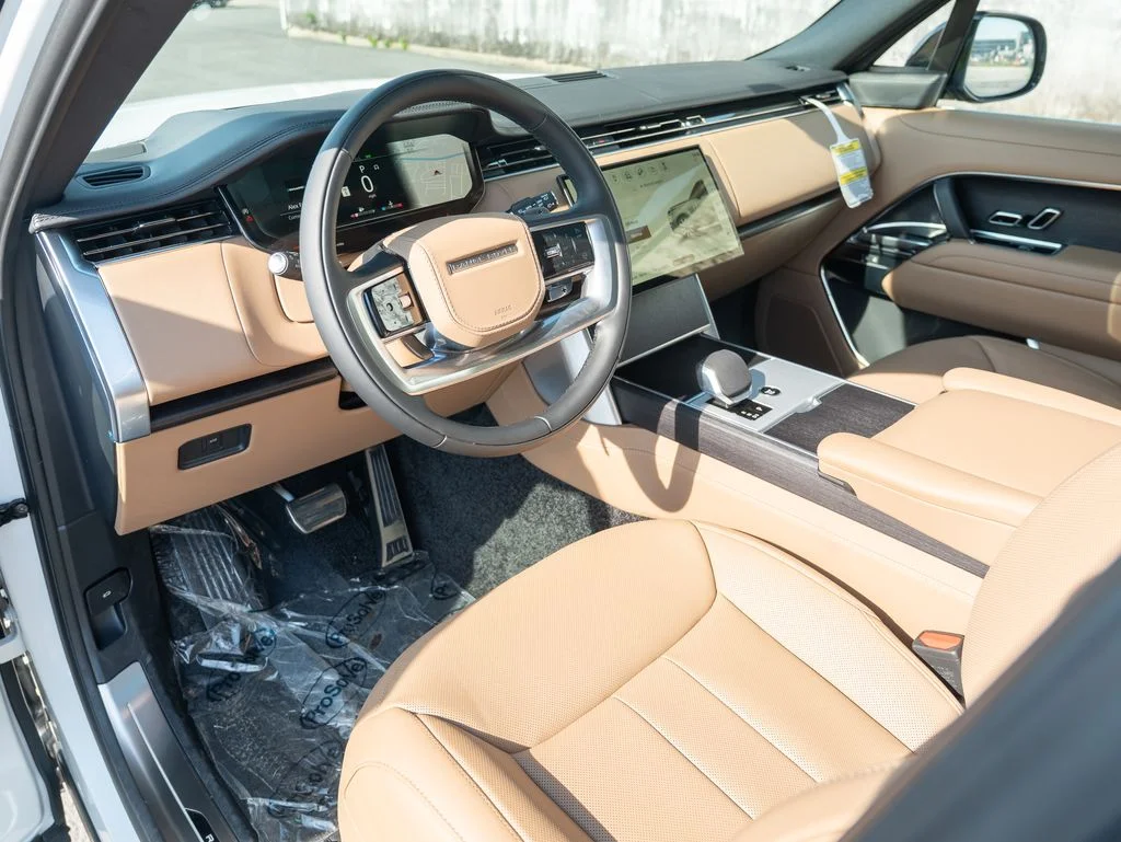 New 2026 Fuji White Land Rover SE image 11