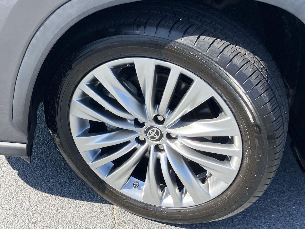 Used 2024 Gray (Magnetic Gray Metallic) Toyota Platinum image 9