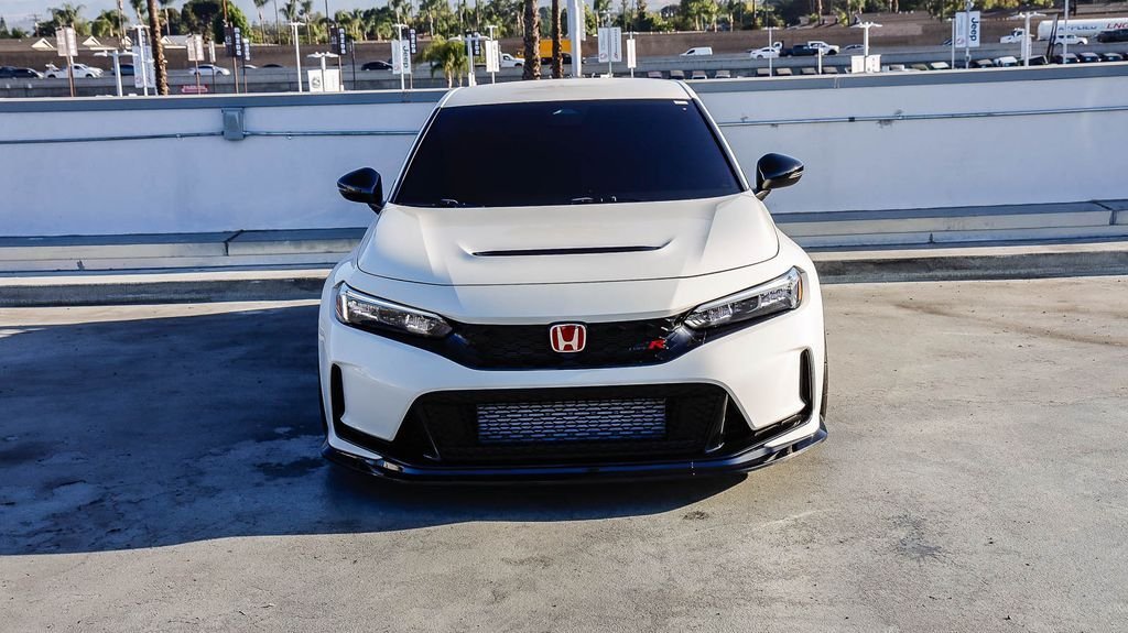 Used 2025 Championship White Honda  image 3
