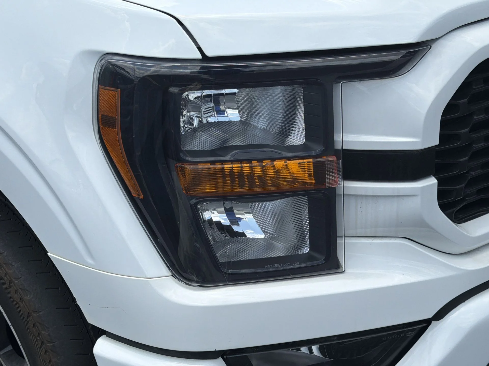 Used 2023 Oxford White Ford XL image 3