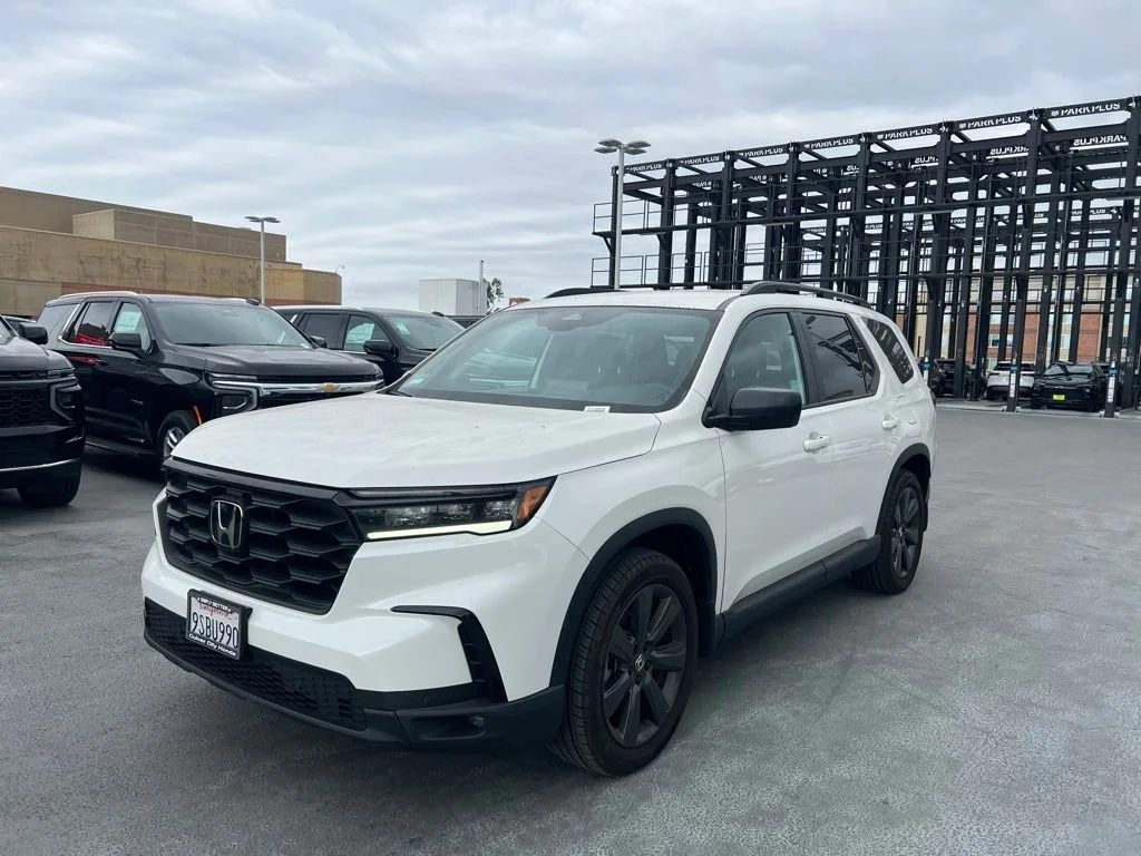 2025 Honda Pilot Sport 2WD's photo