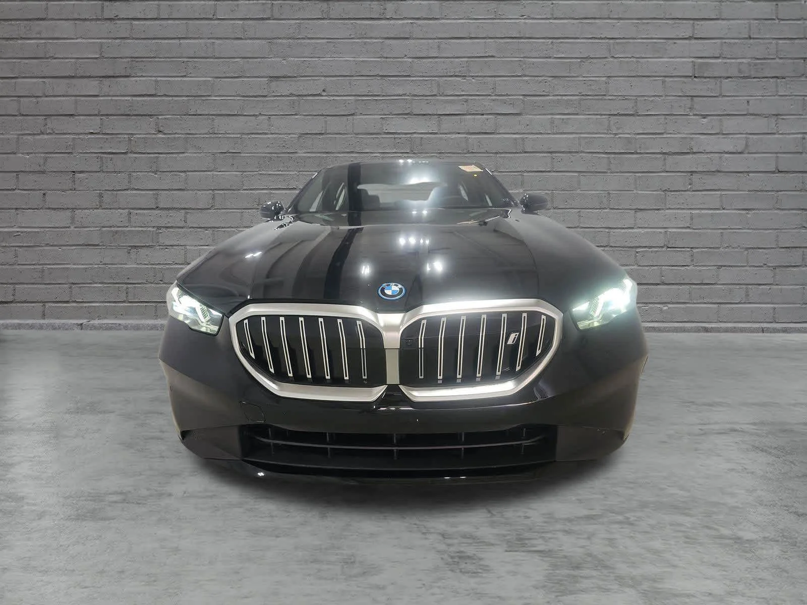 Certified Used 2025 Black Sapphire Metallic BMW xDrive40 image 2