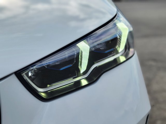 New 2027 White BMW 530i xDrive image 9