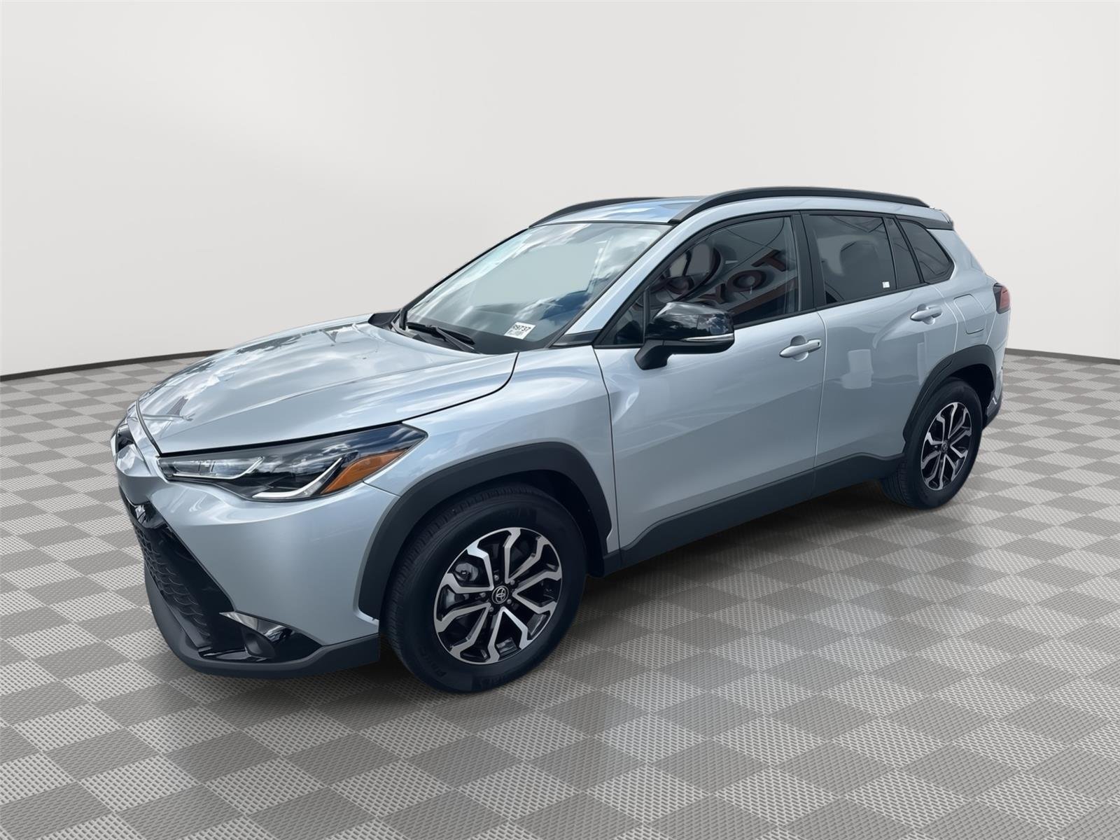 Used 2025 Sonic Silver Toyota Hybrid SE image 1