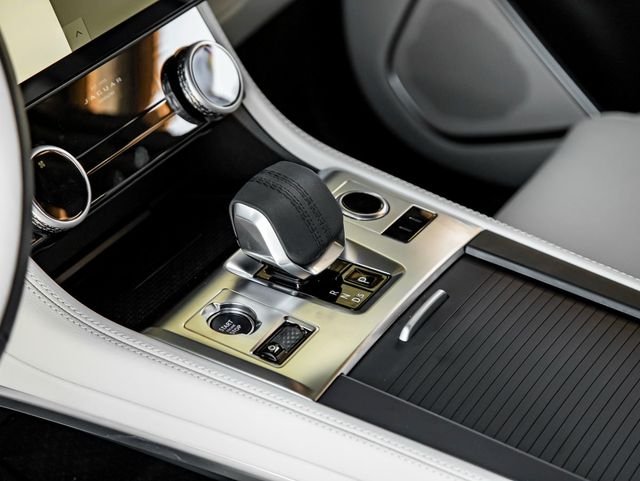 2026 Jaguar F-Pace R-Dynamic S - Photo 18