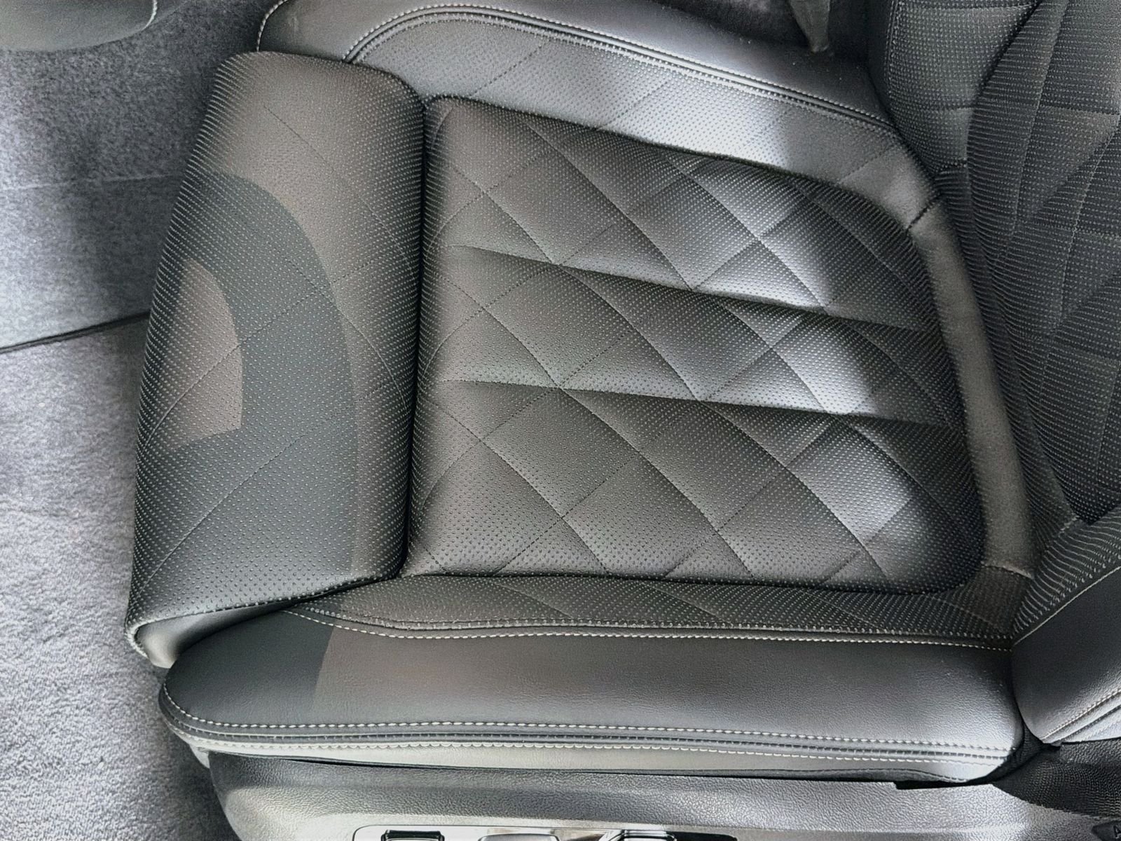 2026 BMW X5 M60i - Photo 20
