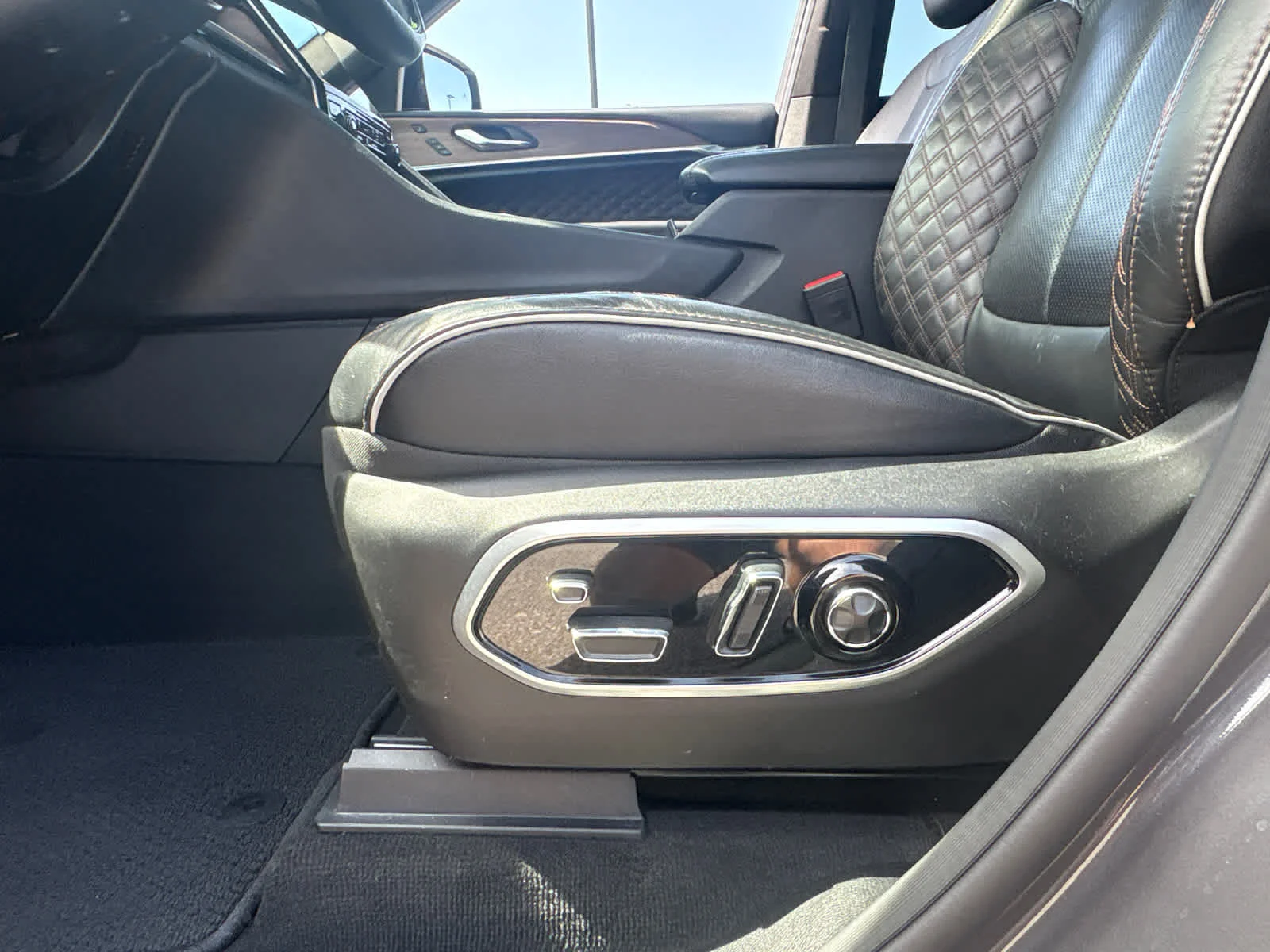 Used 2025 Baltic Gray Metallic Clearcoat Jeep Summit image 20