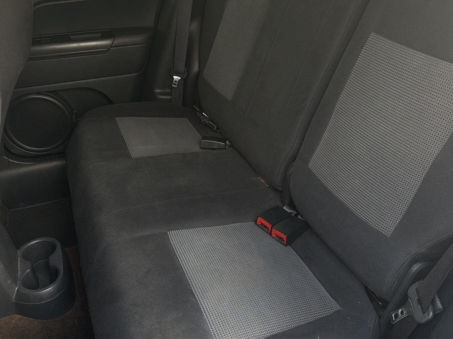 Used 2015 Bright White Clearcoat Jeep Sport image 14