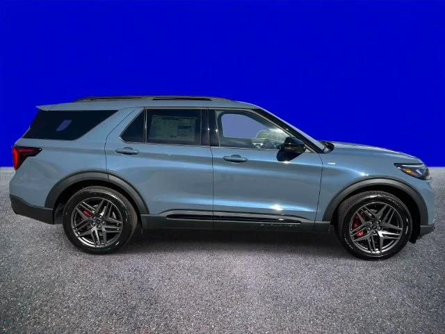 New 2026 Vapor Blue Metallic Ford ST-Line image 2