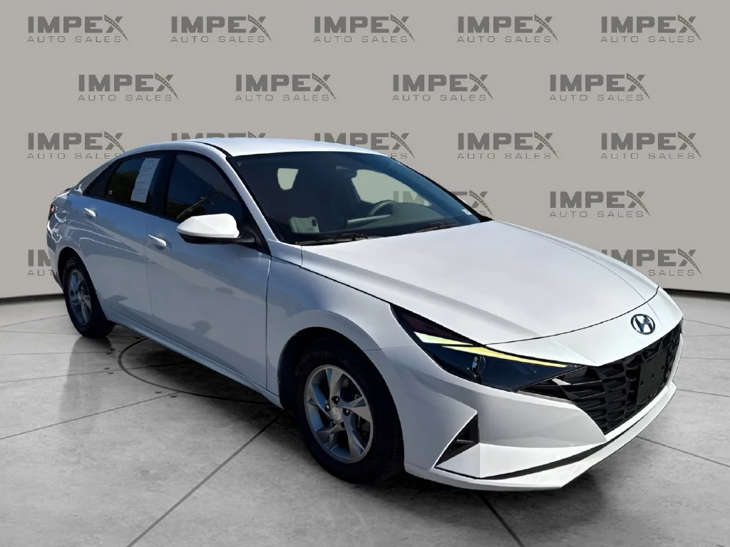 Used 2021 Gray Hyundai SE image 7