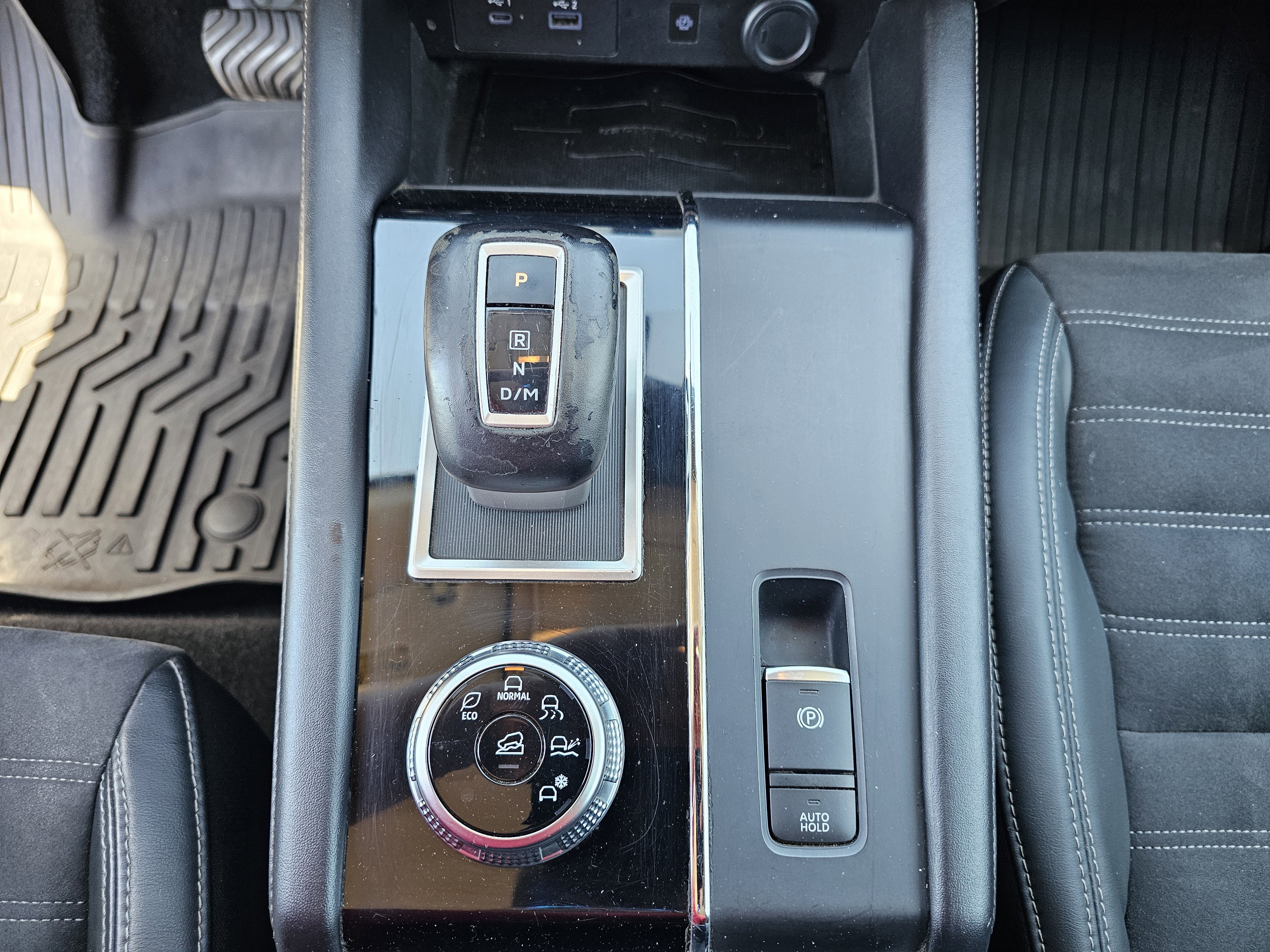 Used 2022 Black Diamond Mitsubishi SE Launch Edition image 25
