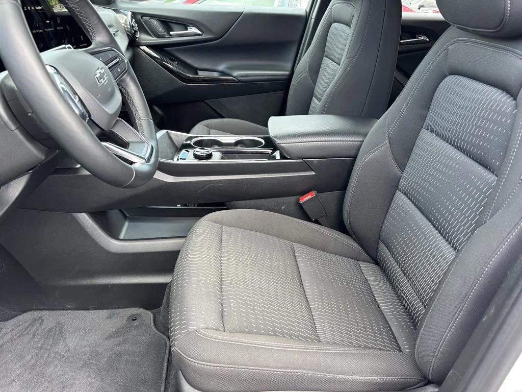 Used 2026 Summit White Chevrolet LT image 15