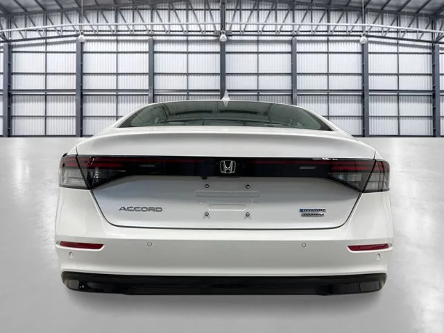 New 2026 Platinum White Pearl Honda Touring image 4