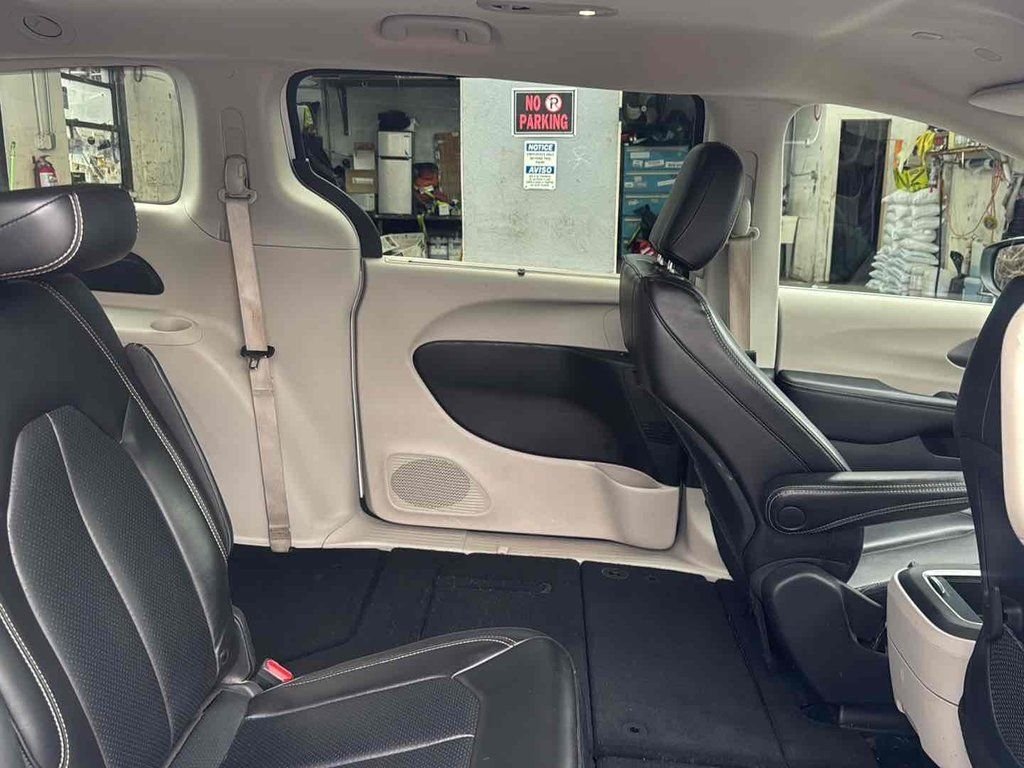 Used 2023 White Chrysler Touring L image 20