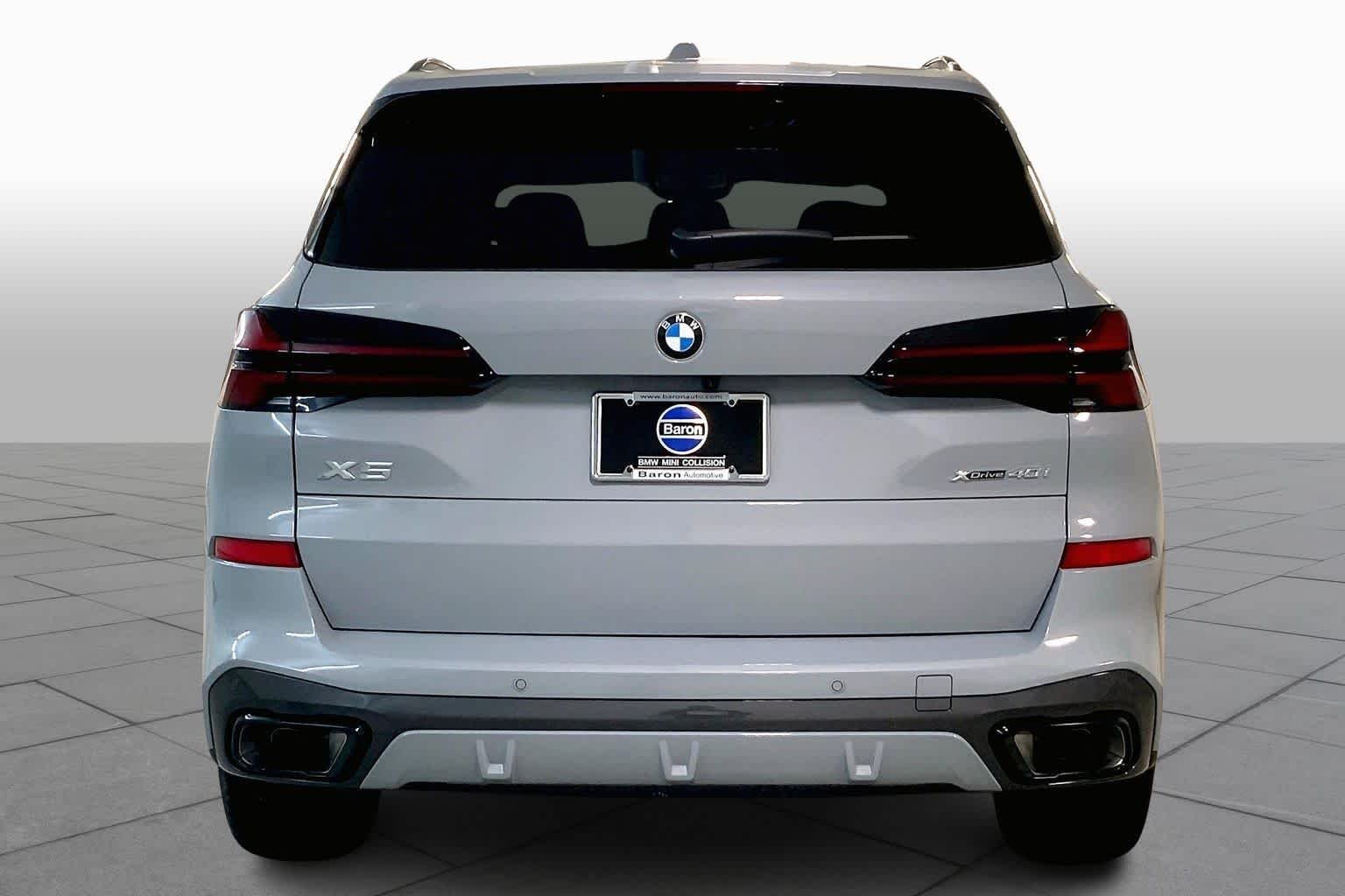 New 2026 Black Sapphire Metallic BMW xDrive40i image 3