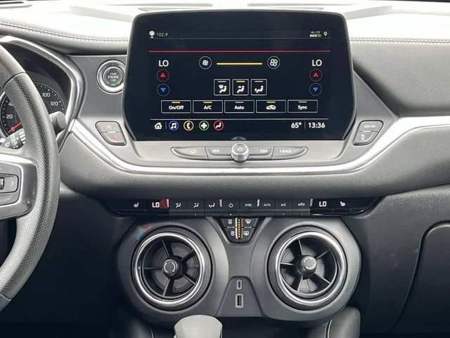 Used 2025 Black Chevrolet LT image 15