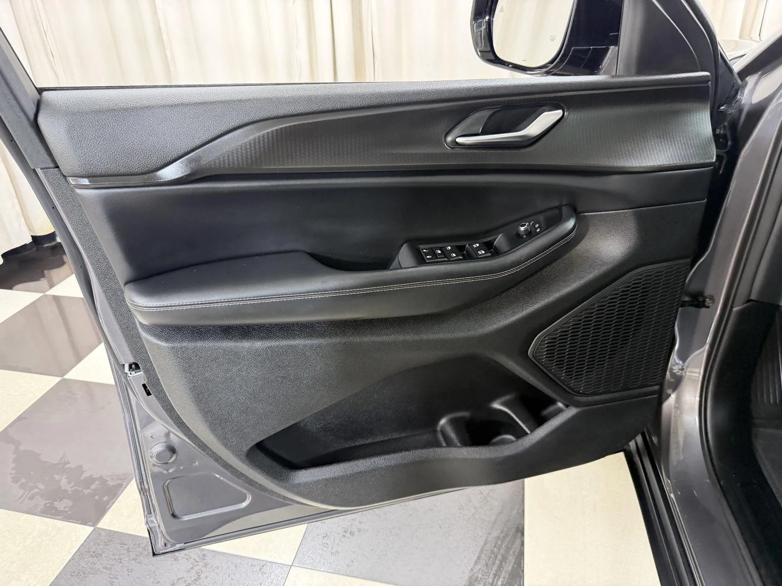 Used 2023 Baltic Gray Metallic Clearcoat Jeep Altitude image 50